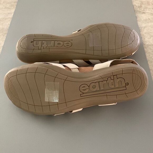 Earth Origins Fisherman’s Sandals - Picture 4 of 10